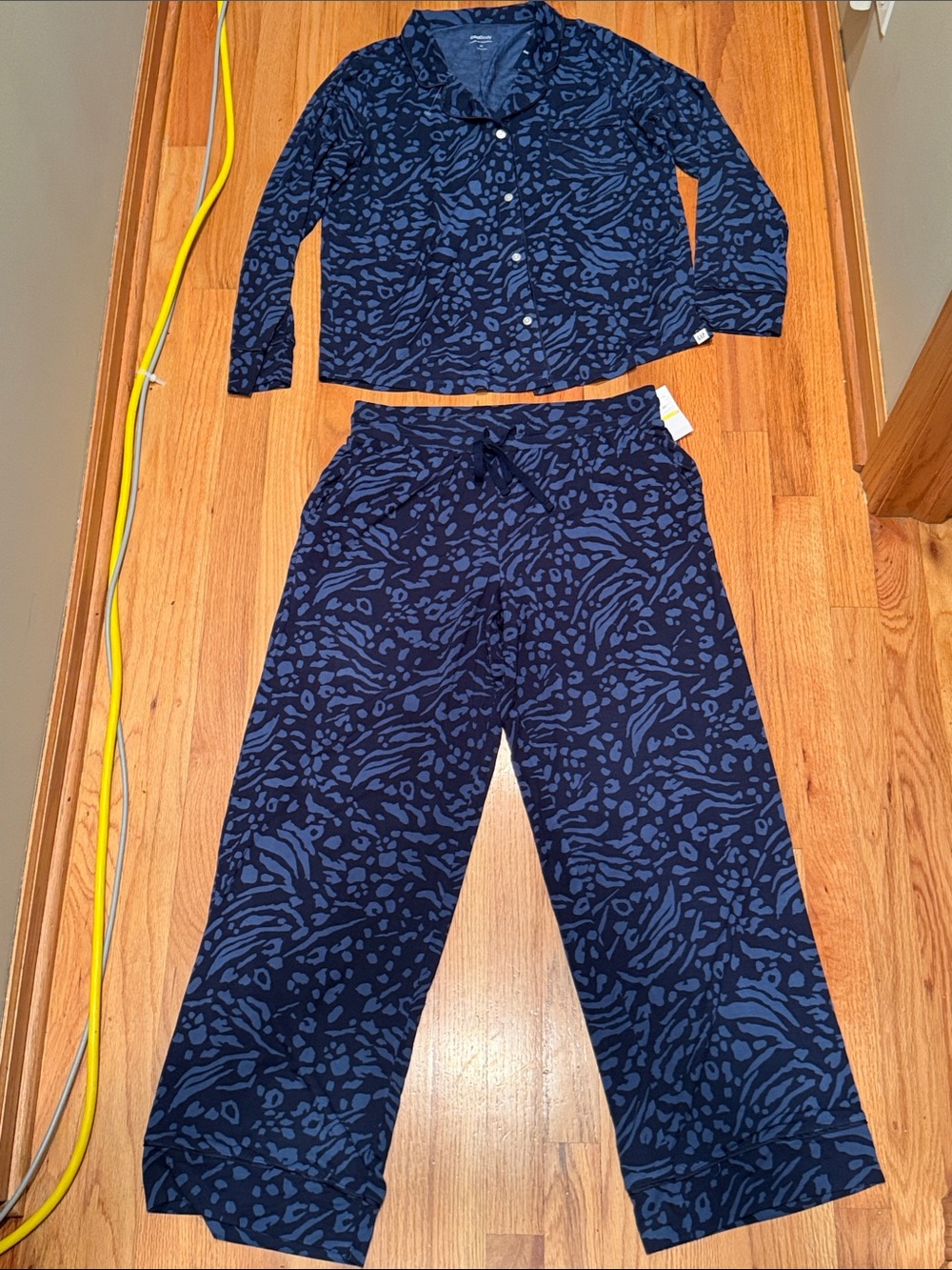 GapBody Medium Women’s Navy Blue Patterned Long-Sleeve Modal Pajama Set NWT